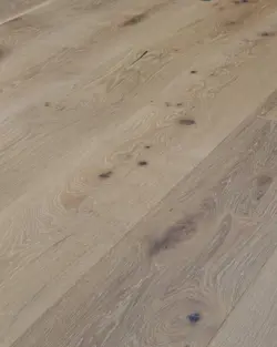 Trägolv - Ek Herregårdsplank 260 mm. Borstad vit mattlack