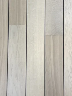 Ek Prima Vit Mattlack, Skeppsplanka med svart fog