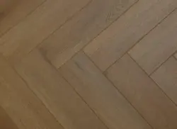 Meltex Firmfit vinylgolv 5 mm, Mörkt fiskbensmönster