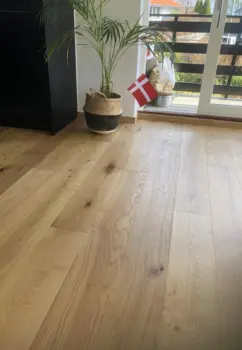 FloorMaster Herrgårdsplanka - Ek natur matt lack 220 mm.