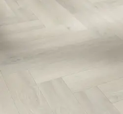 Parador Trendtime 3 - Ek Skyline vit naturmatt struktur, fiskbensmönster