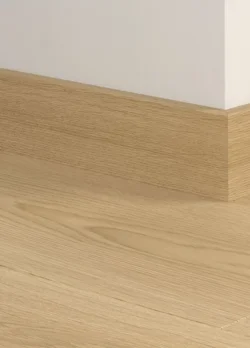 Fotlist till laminatgolv - Natural Beige Oak, INGEN RETURRÄTT!