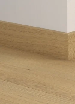 Sockellist till laminatgolv - Warm Natural Oak, INGEN RETURRÄTT!