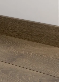 Sockellist för laminatgolv - Country Oak