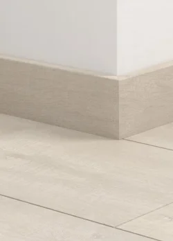 Sockelpanel till laminatgolv - Light Fjord Oak