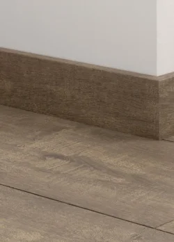 Sockellist för laminatgolv - Lodge Oak, INGEN RETURRÄTT!