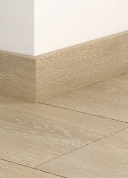 Sockel till laminatgolv - Chalked Nordic Oak