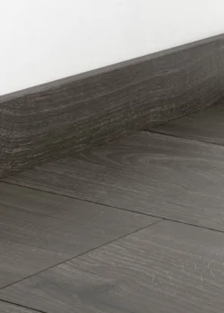 Sockel till laminatgolv - Dark Mature Oak