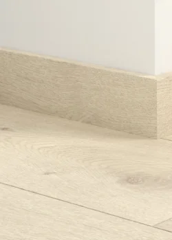 Sockelpanel för laminatgolv - Light Grey Oak