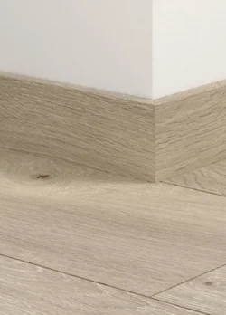 Fotlist till laminatgolv - Romantic Grey Oak