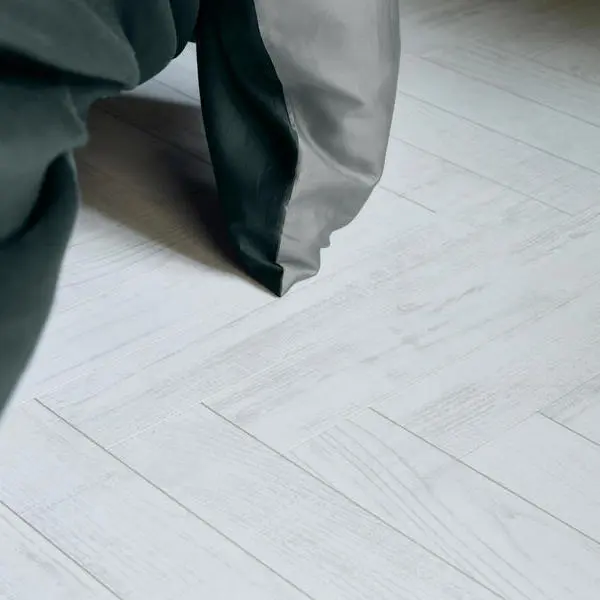 BerryAlloc Chateau+ fiskbensmönster, Chestnut White