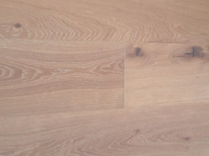 FloorMaster Herrgårdsplanka - Ek vit matt lack 260 mm.