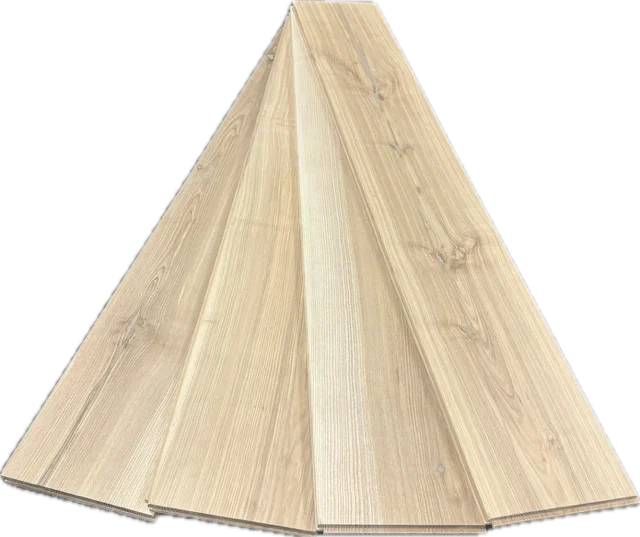 Massivt plankgolv i ask 20x180 mm. med fas