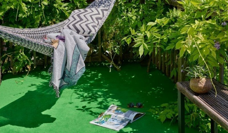 Cricket grön nålfilt med noppor (Gräs)