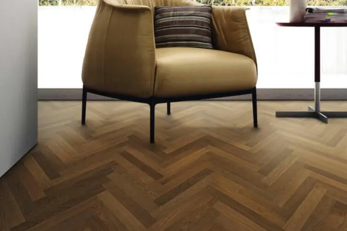 Sillbensparkett Allegro - Afrikansk Ek Light Trend borstad nL+