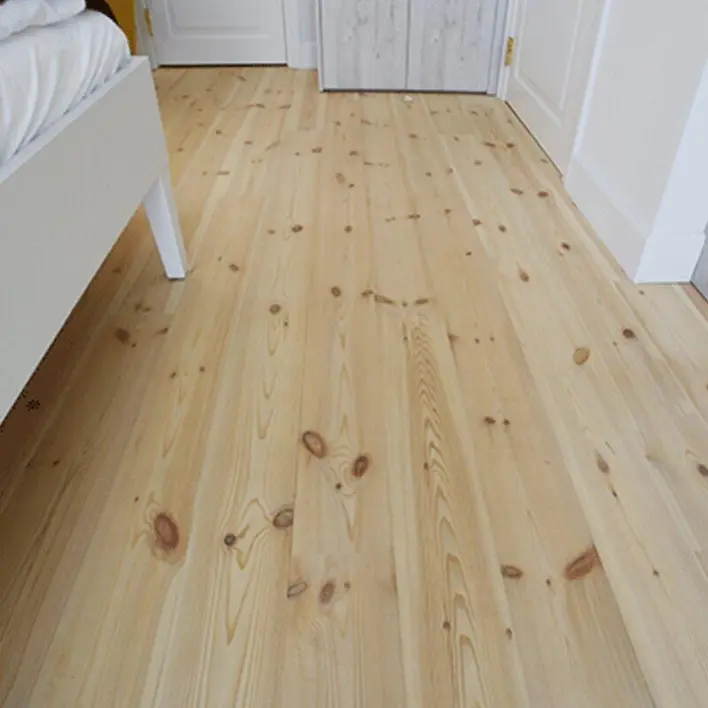 Wiking plankgolv 22x235 mm - Nordsvensk furu Prima