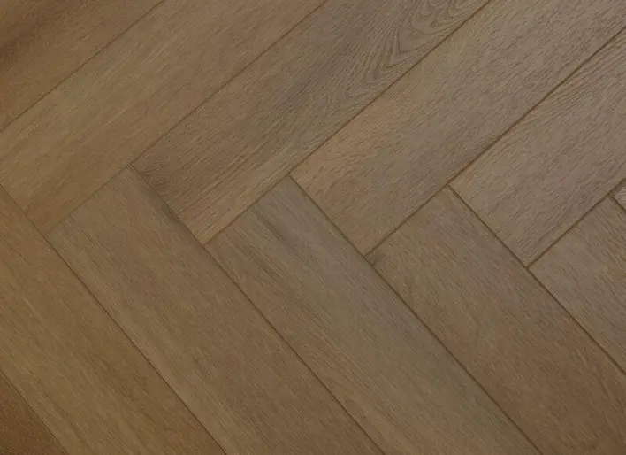 Meltex Firmfit vinylgolv 5 mm, Mörkt fiskbensmönster