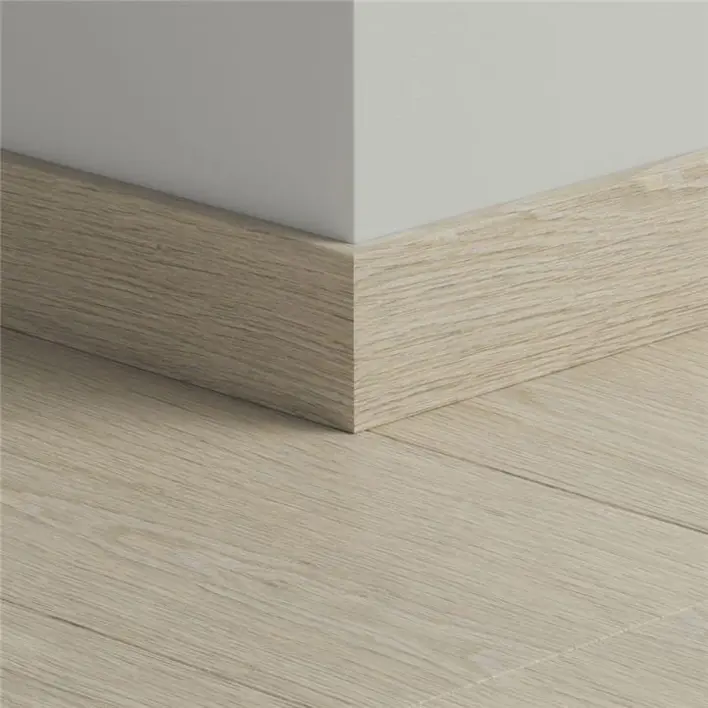 Pergo färgmatchande sockellist för vinylgolv, Flex Click/Glue 12x58 mm. - INGEN RETURRÄTT!