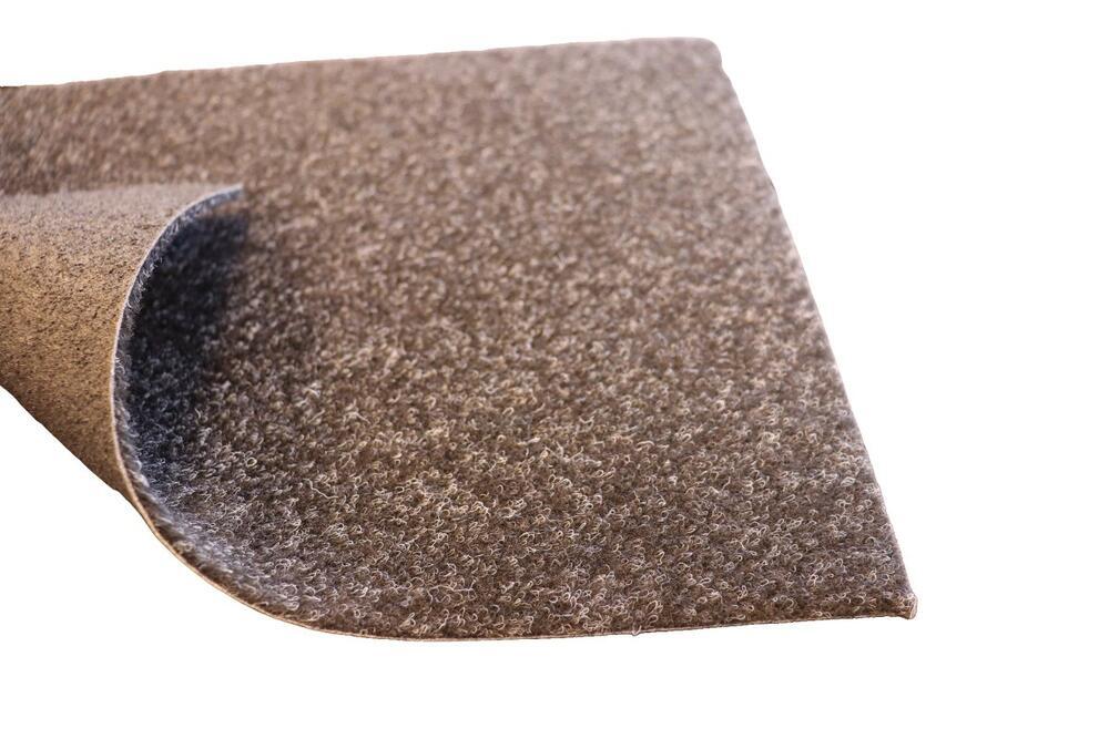 Mörkröd löpare i nålfilt