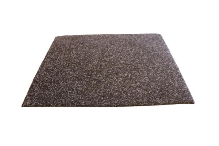 Mörkröd löpare i nålfilt