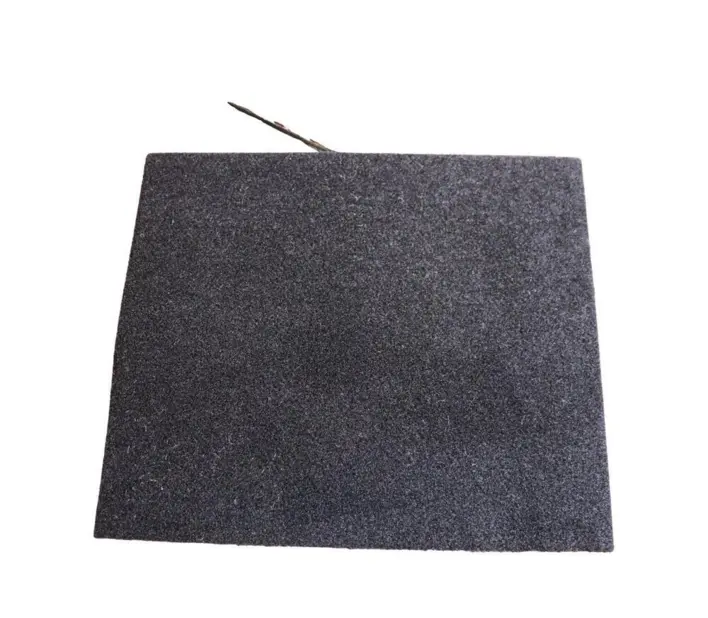 Mörkröd löpare i nålfilt