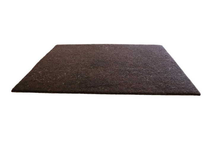 Mörkröd löpare i nålfilt