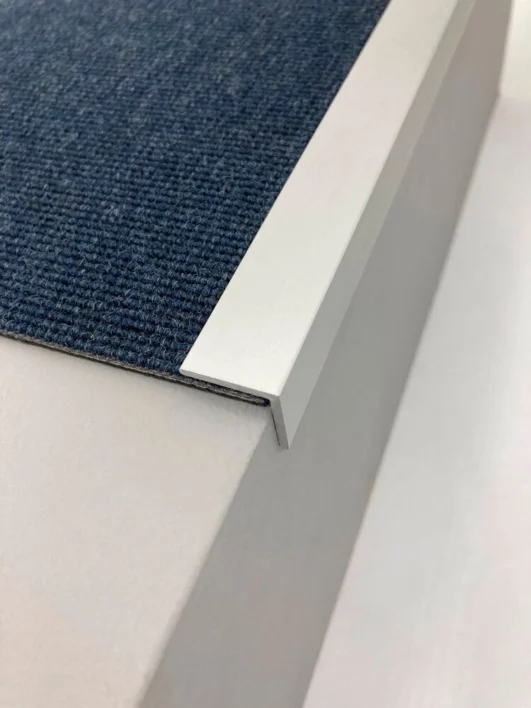 Vinkelprofil, 20x20 mm. utan hål