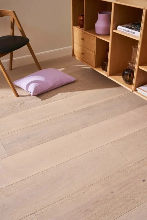 Trägolv - Ek Herregårdsplanka 260 mm. Invisible mattlack