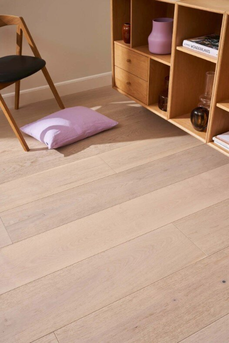 Trägolv - Ek Herregårdsplanka 260 mm. Invisible mattlack