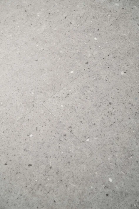 Impressive platta, Stone Grey