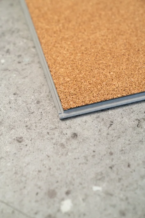 Impressive platta, Stone Grey