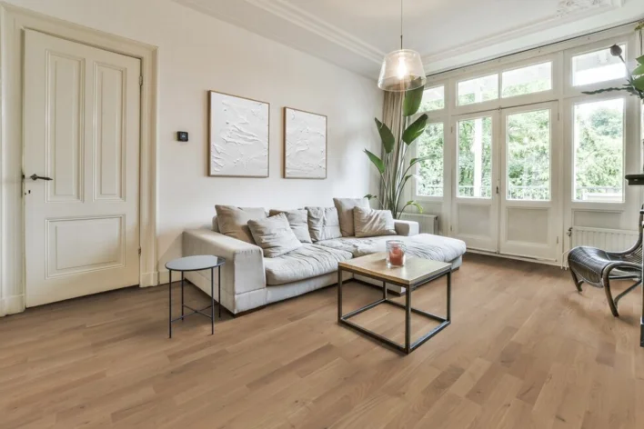 Elements Collection, Ek Triana, 3-stav