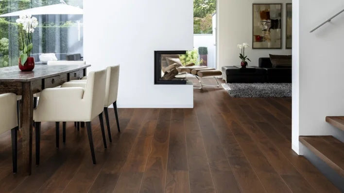 Moods of Provence, Ek Gordes