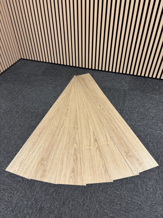 Promoda Q3 LVT, Kalkad ljus ek