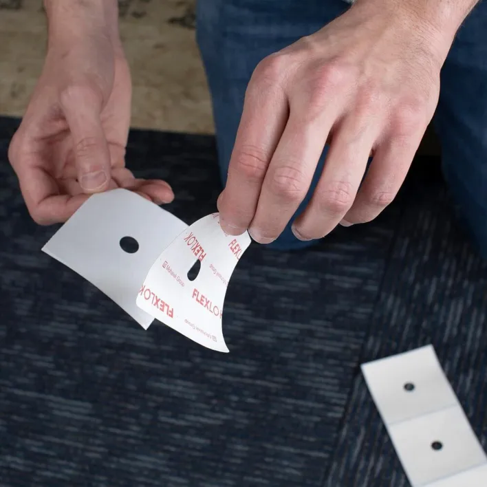10 x 10 cm. Flexlok+ - Tape til tæppefliser