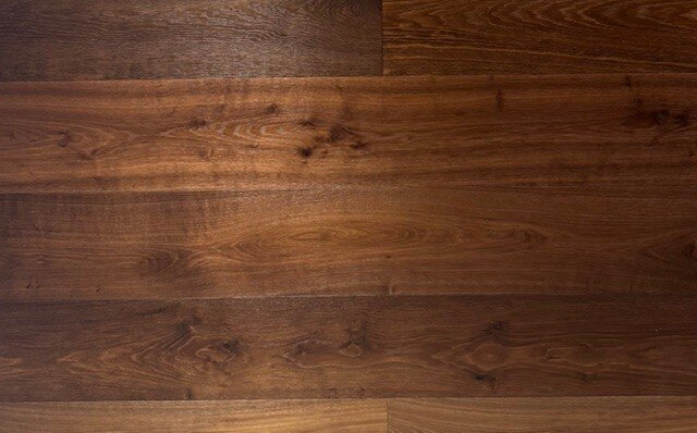 FloorMaster Herrgårdsplanka - Ek rökt och kvistig naturell matt lack 260 mm.