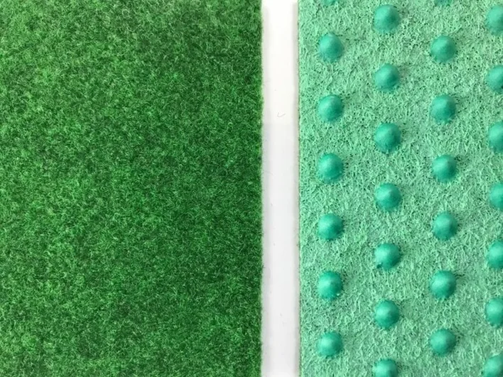 Cricket grön nålfilt med noppor (Gräs)
