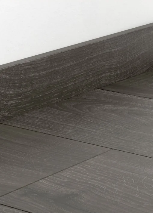 Sockel till laminatgolv - Dark Mature Oak